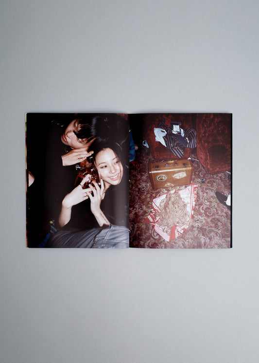 ‘雫(Shizuku)’ Photography Book